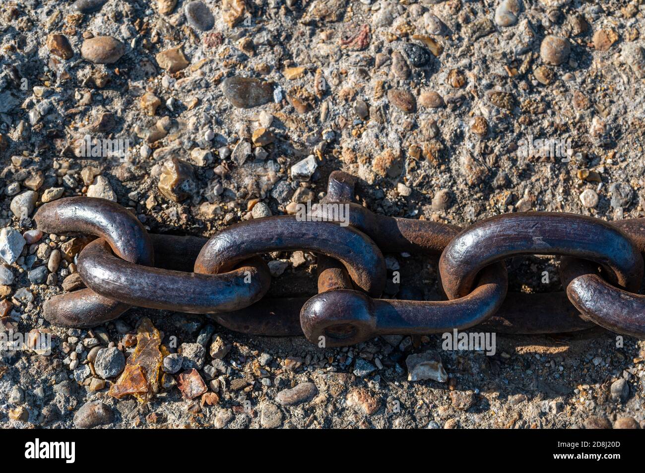 Supporting Chain Supporting heavy object hi-res stock photography and images - Alamy