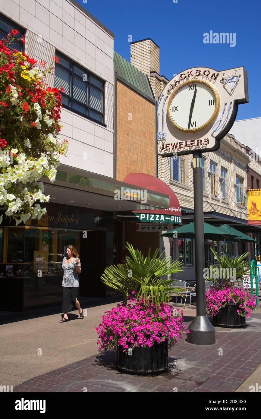 Clock in the Historic district of Salem Stock Photo Alamy
