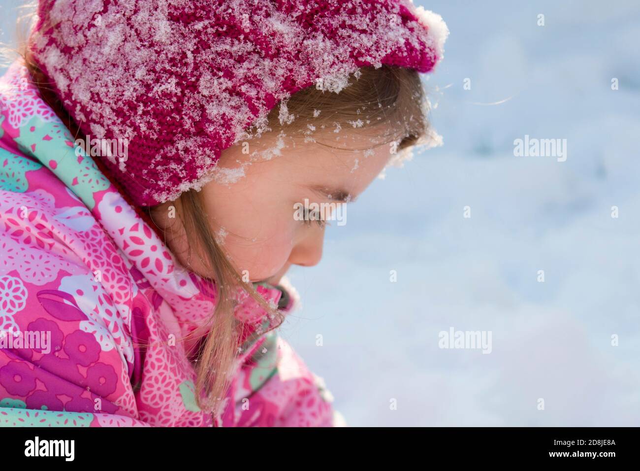 Close up Portrait of cute little girl in winter Stock Photo - Alamy