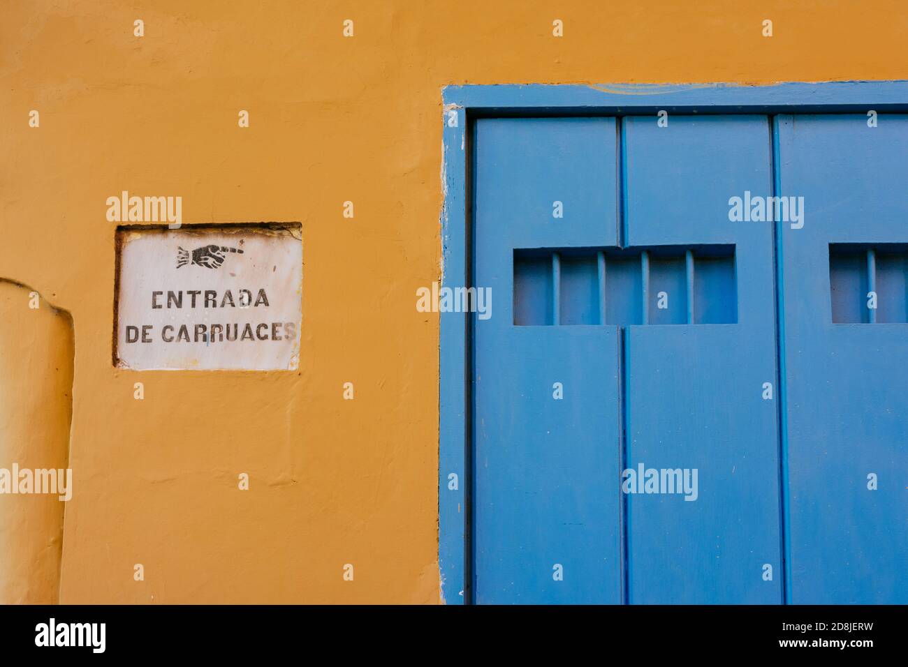 Colonial house detail. Entrance to garage. La Habana - La Havana, Cuba, Latin America and the Caribbean Stock Photo