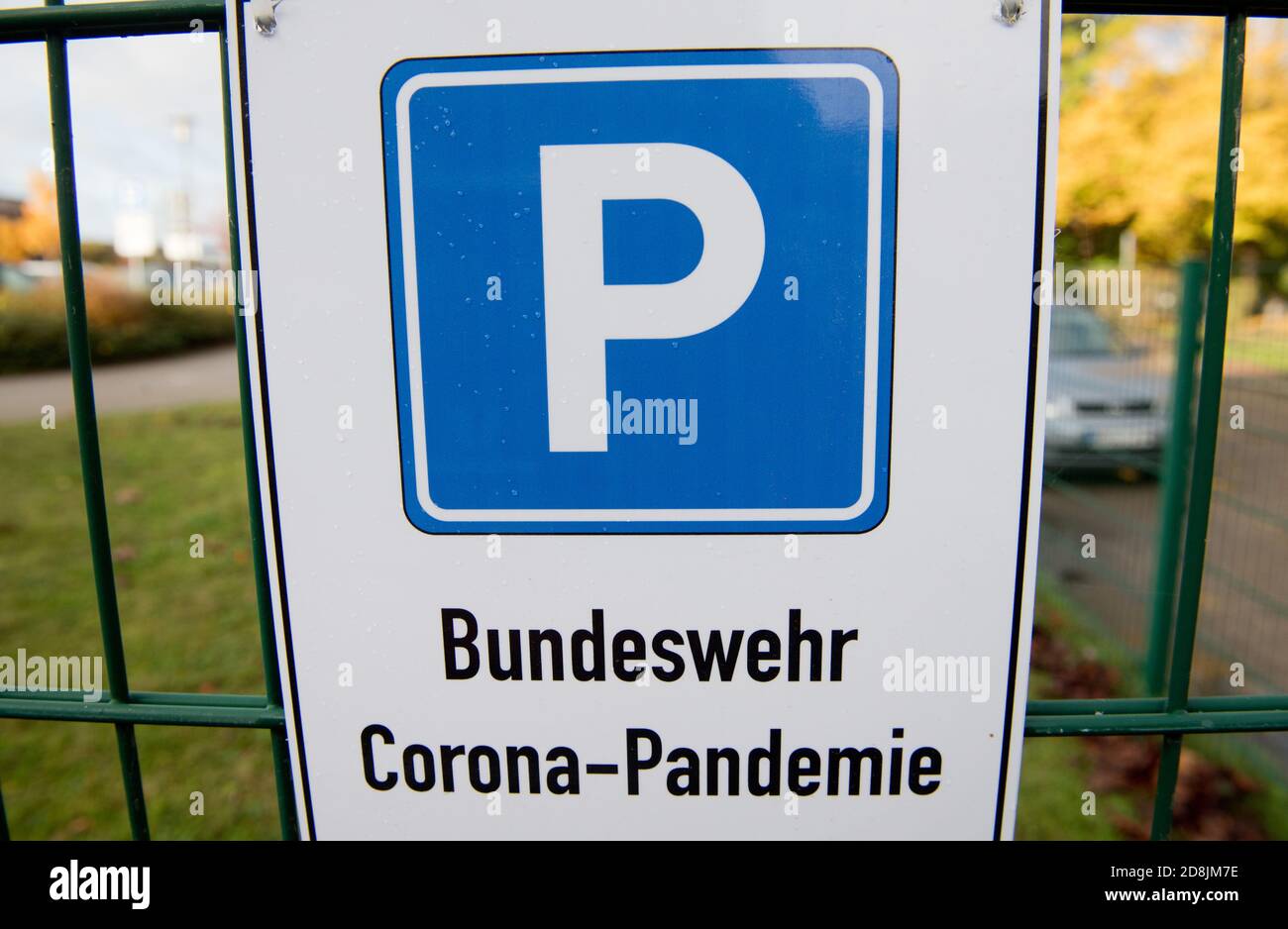 Stralsund, Germany. 29th Oct, 2020. Soldiers of the airbase Laage support the health department in the district office of Vorpommern-Rügen in the corona contact tracing, for them a parking space is designated. Credit: Stefan Sauer/dpa/Alamy Live News Stock Photo