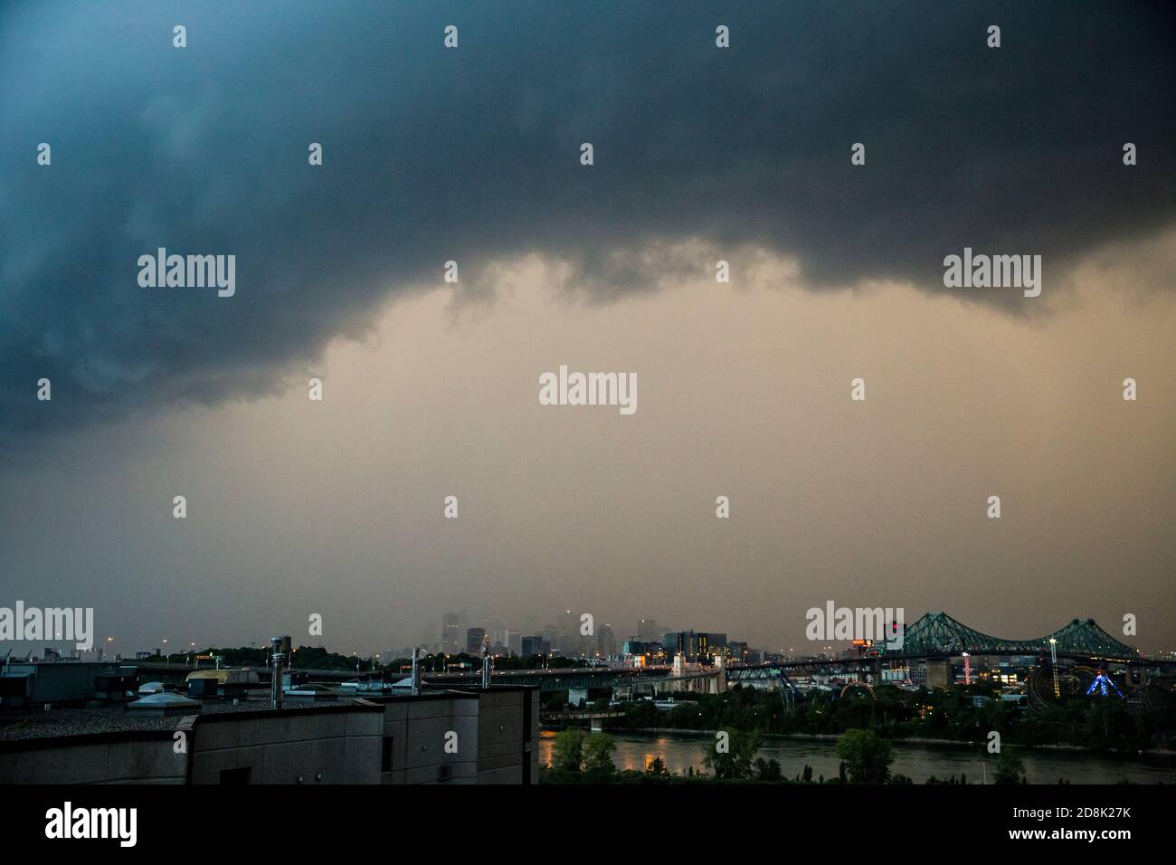 Montreal Skyline Rain High Resolution Stock Photography and Images - Alamy