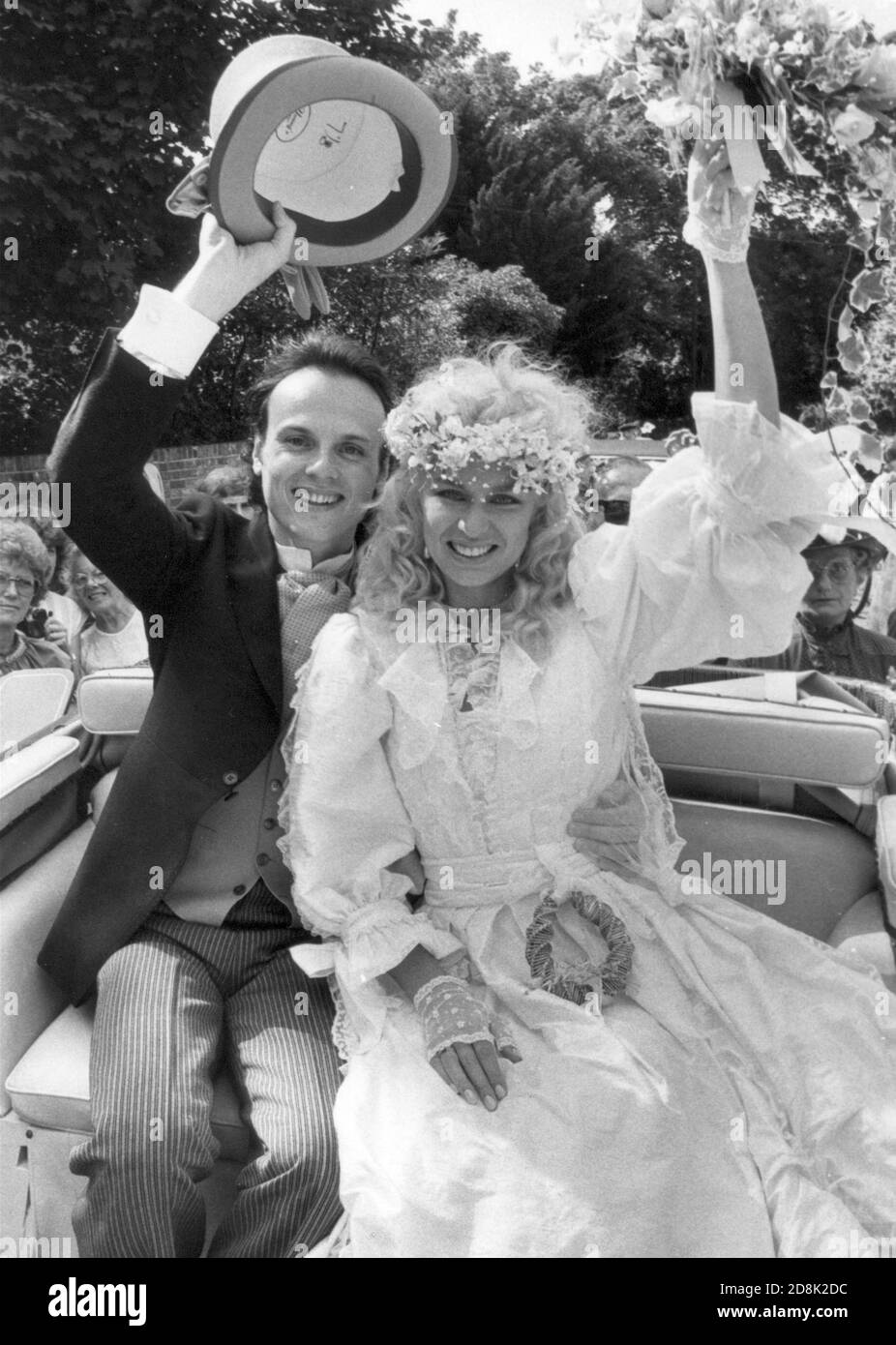 SINGER WITH THE BELLE STARS, SARAH JANE OWEN, MARRIES JAMES GUTHRIE AT