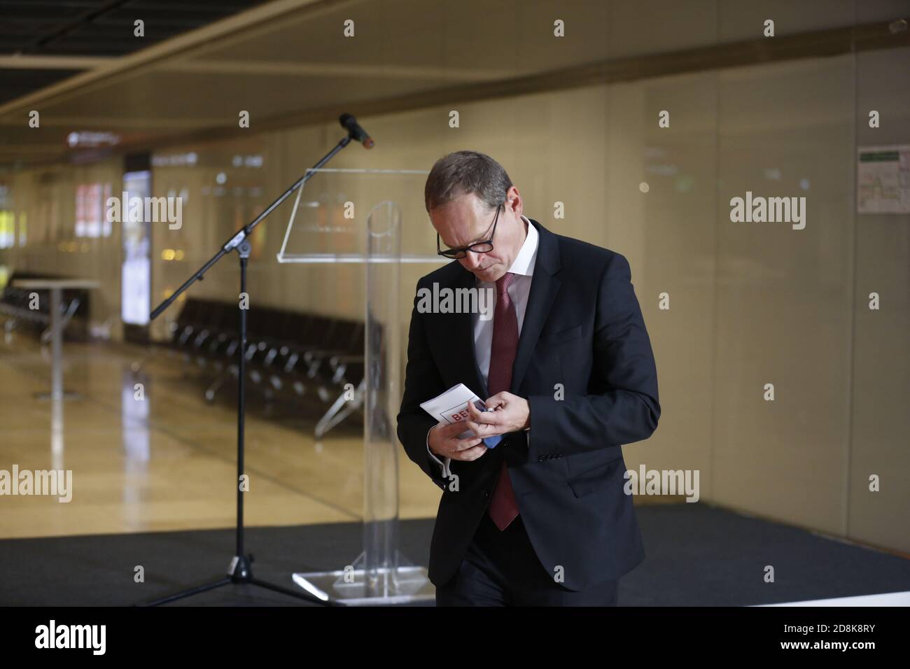 Brandenburg: The photo shows Michael Müller during his speech at the ceremonial unveiling of the Willy Brandt Wall at the new BER airport in Schönefeld. (Photo by Simone Kuhlmey/Pacific Press) Credit: Pacific Press Media Production Corp./Alamy Live News Stock Photo