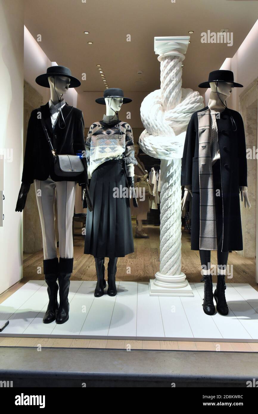 A TRENDY SHOWCASE OF MAXMARA FASHION BOUTIQUE IN CONDOTTI STREET Stock ...
