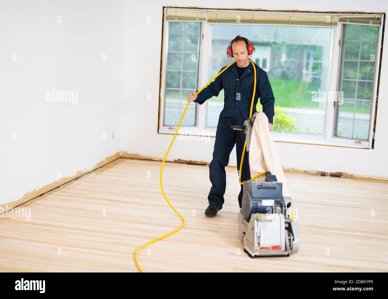 Man sanding wood parquet machine hi-res stock photography and images ...
