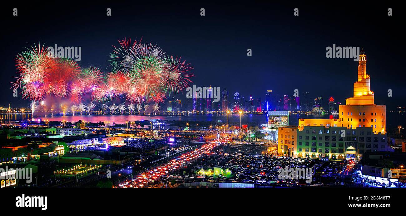Doha skyline silhouette hi-res stock photography and images - Alamy
