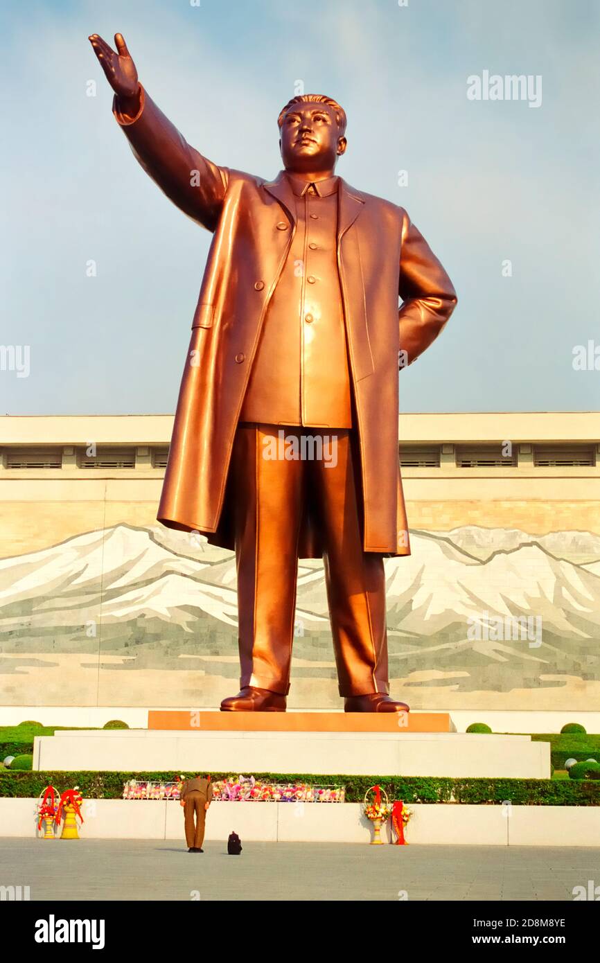 Mansu Hill Grand Monument, Pyongyang Stock Photo - Alamy