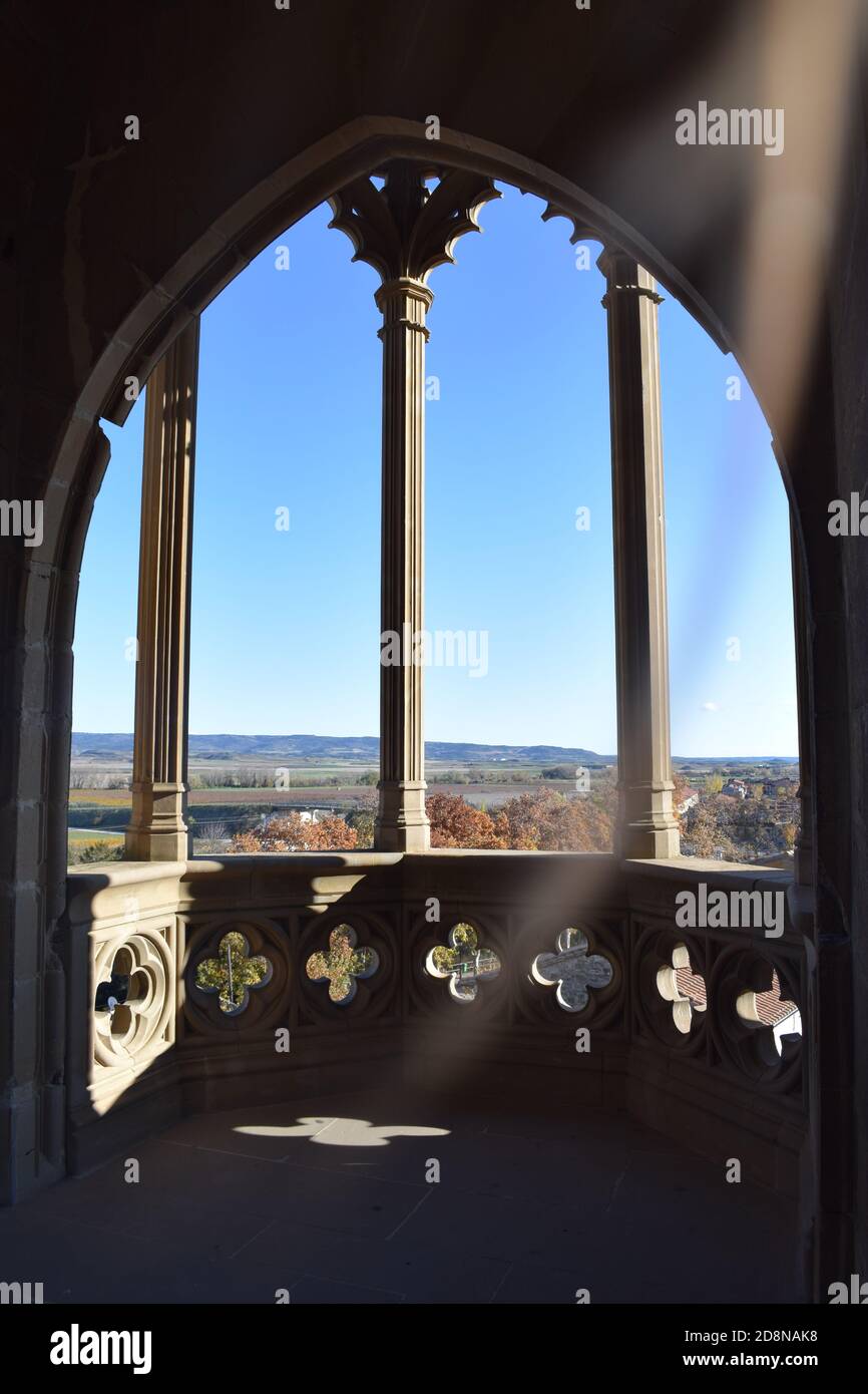 Window Over Column Vertical shot beautiful columns hi-res stock photography and images - Alamy