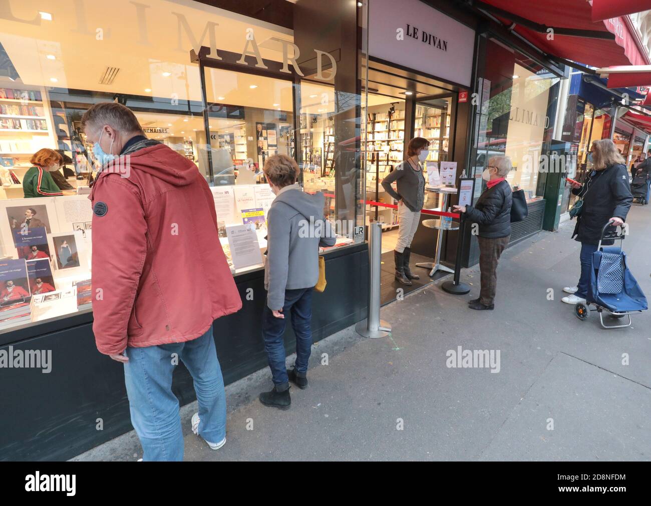 CLICK AND COLLECT SERVICE LE DIVAN BOOKSTORE Stock Photo