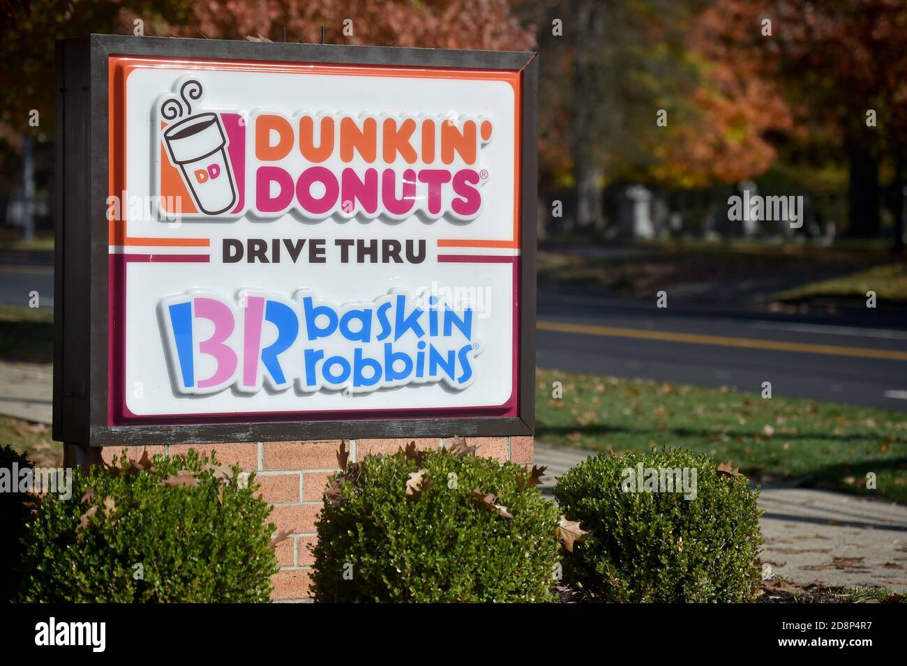 Dunkin donuts sign hires stock photography and images Alamy