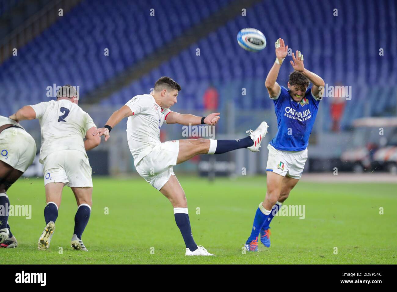 Rome, Italy. 31st Oct, 2020. BEN YOUNGS of England kicks during Italy vs England Rugby Six Nations match at Stadio Olimpico. Credit: Luigi Mariani/LPS/ZUMA Wire/Alamy Live News Stock Photo