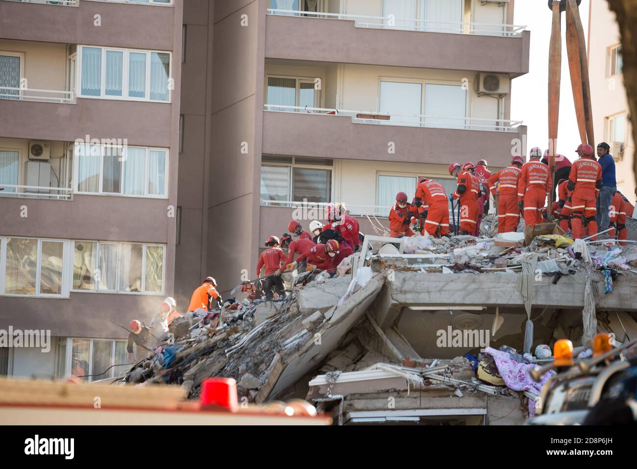 3 апреля землетрясение. Здания после землетрясения. Турция землетрясение сейчас. Турция после землетрясения.