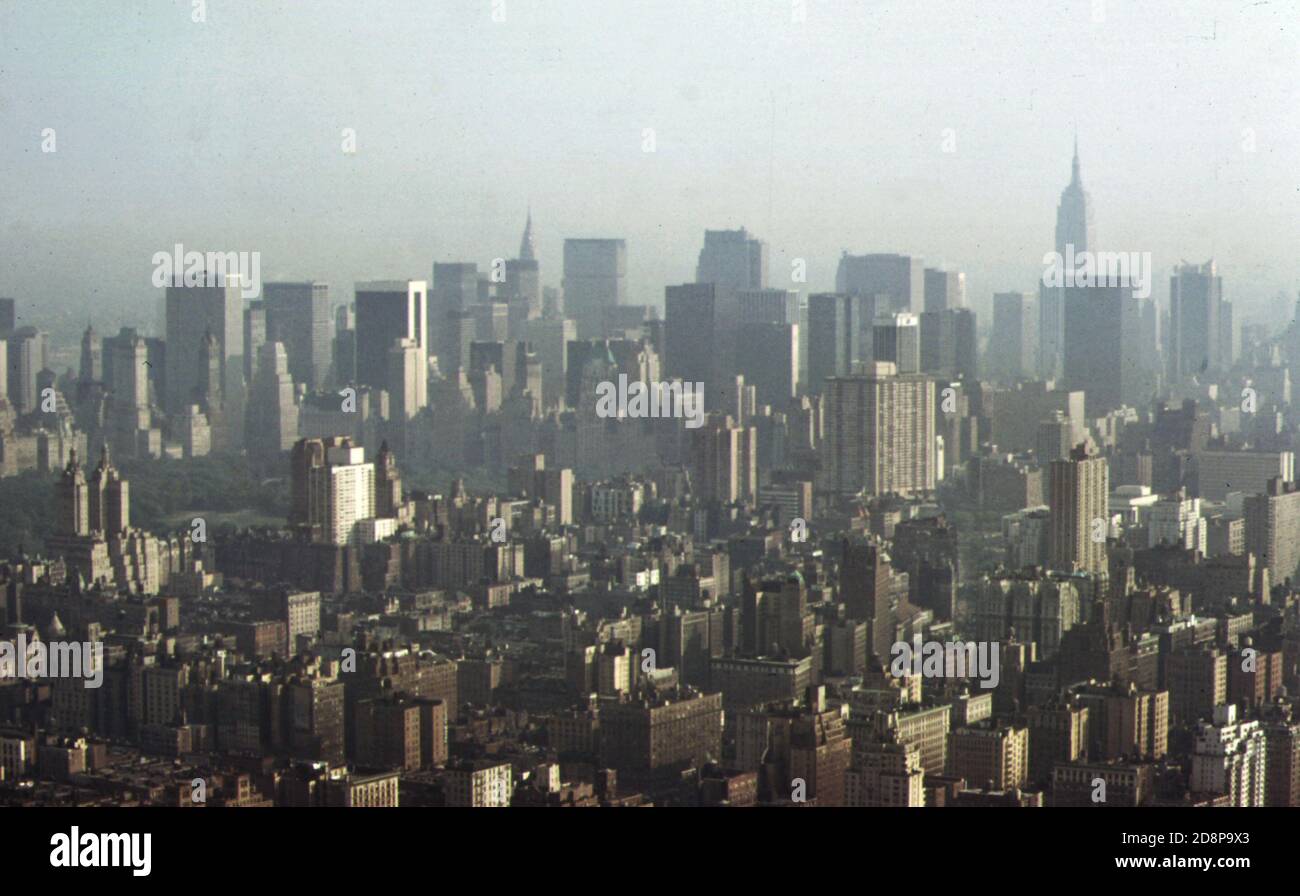 1970s manhattan skyline hi-res stock photography and images - Alamy