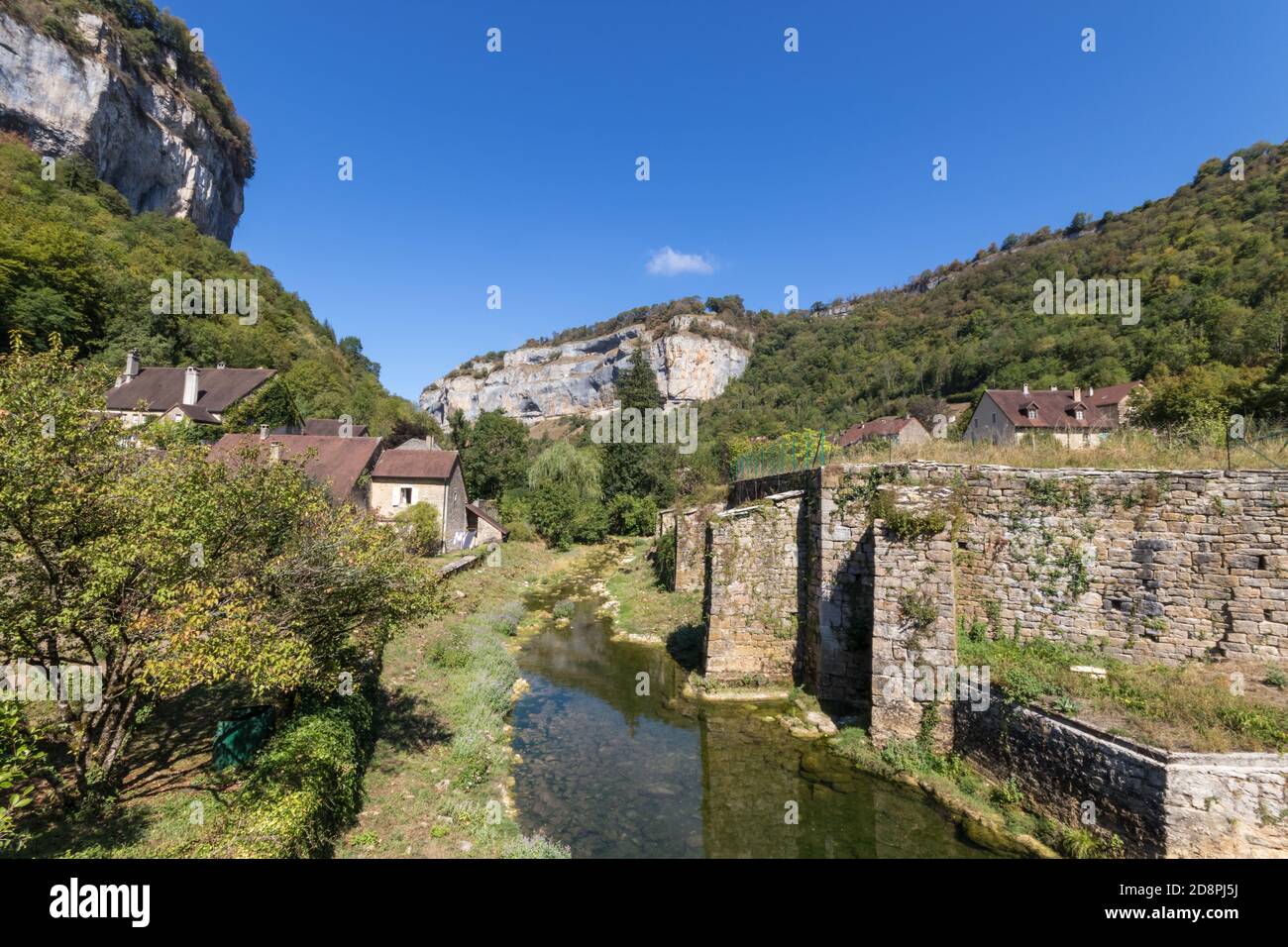 baume-les-messieurs-village-valley-canyon-from-jura-france-stock