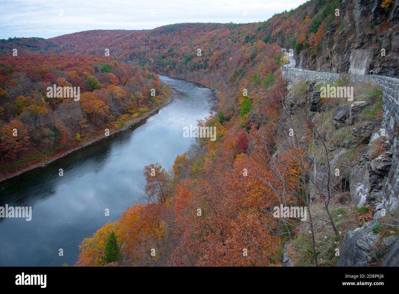 Hawk's Nest Highway, a winding scenic road along the Delaware River, at Sparrow Bush, New York -01 Stock Photo