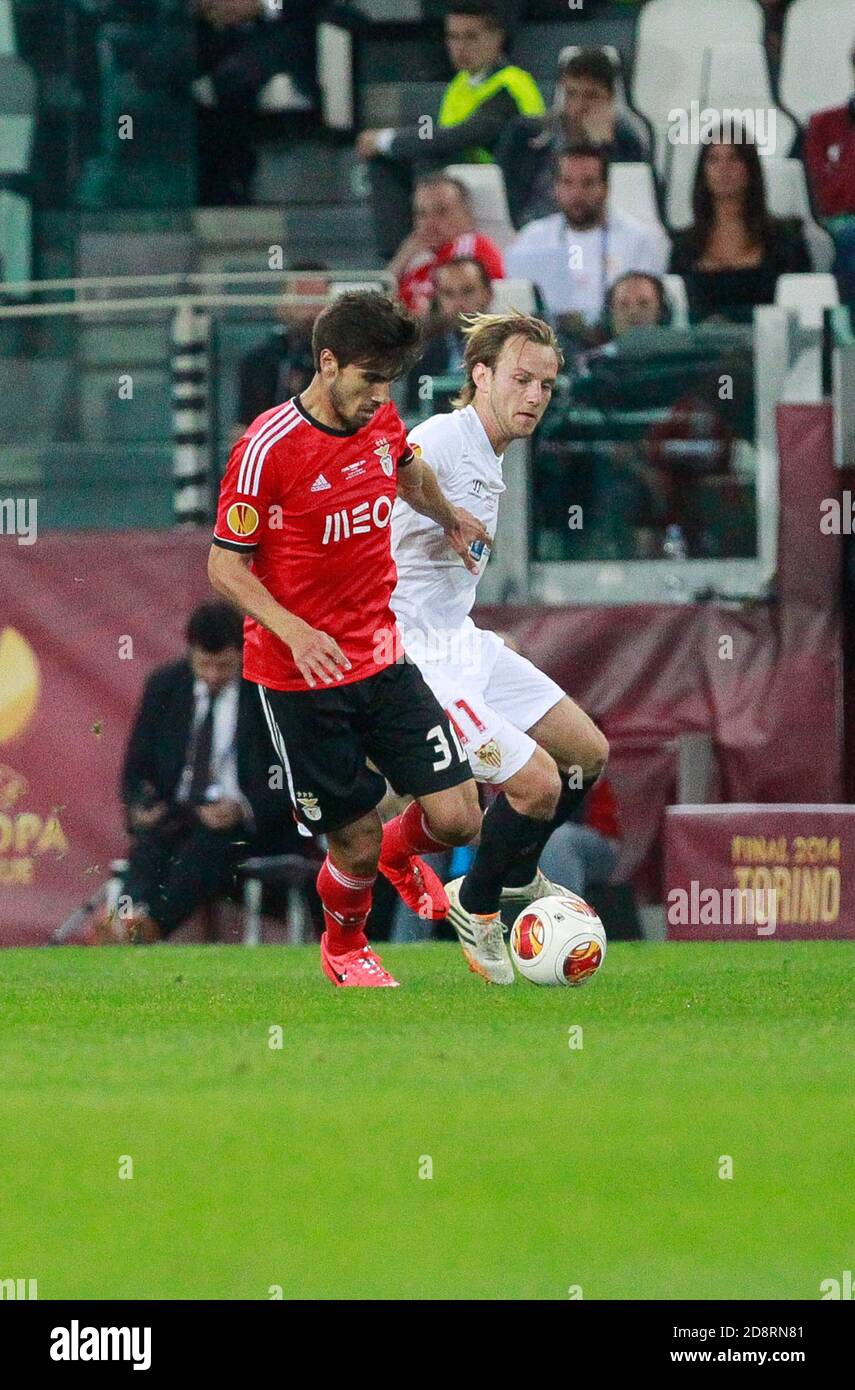 Ivan Rakitic of FC Seville and André Gomes  of Benfica  during the Europa League 2013 - 2014 ,Juventus Stadium, Turin on MAY 14 2014 in Turin , Italie - Photo Laurent Lairys / DPPI Stock Photo