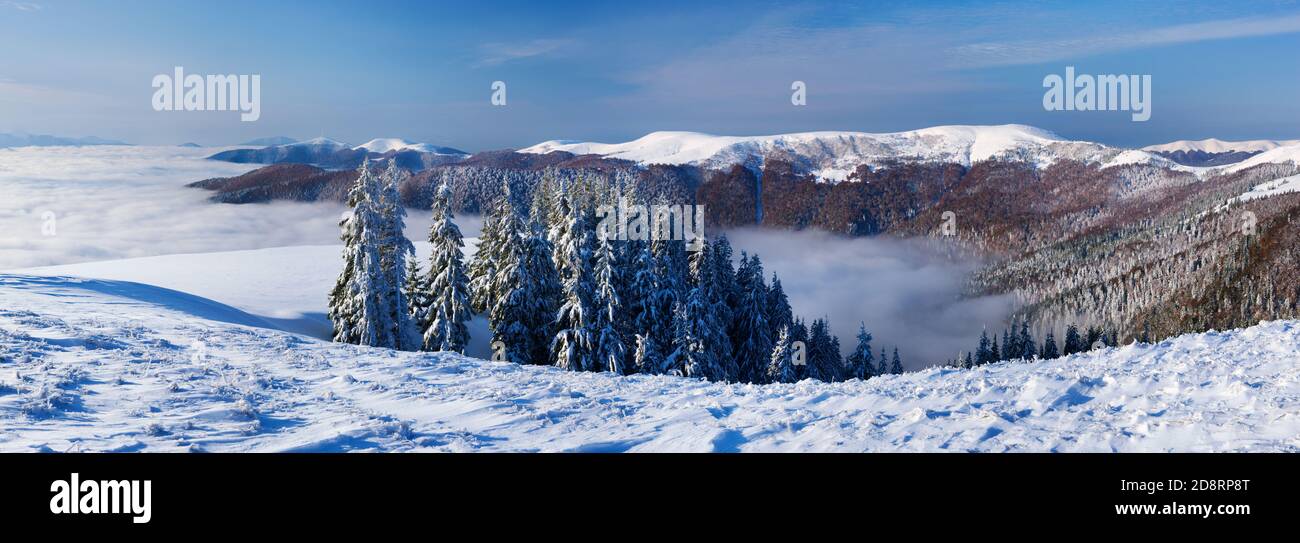 Panoramic view winter mountains hi-res stock photography and images - Alamy