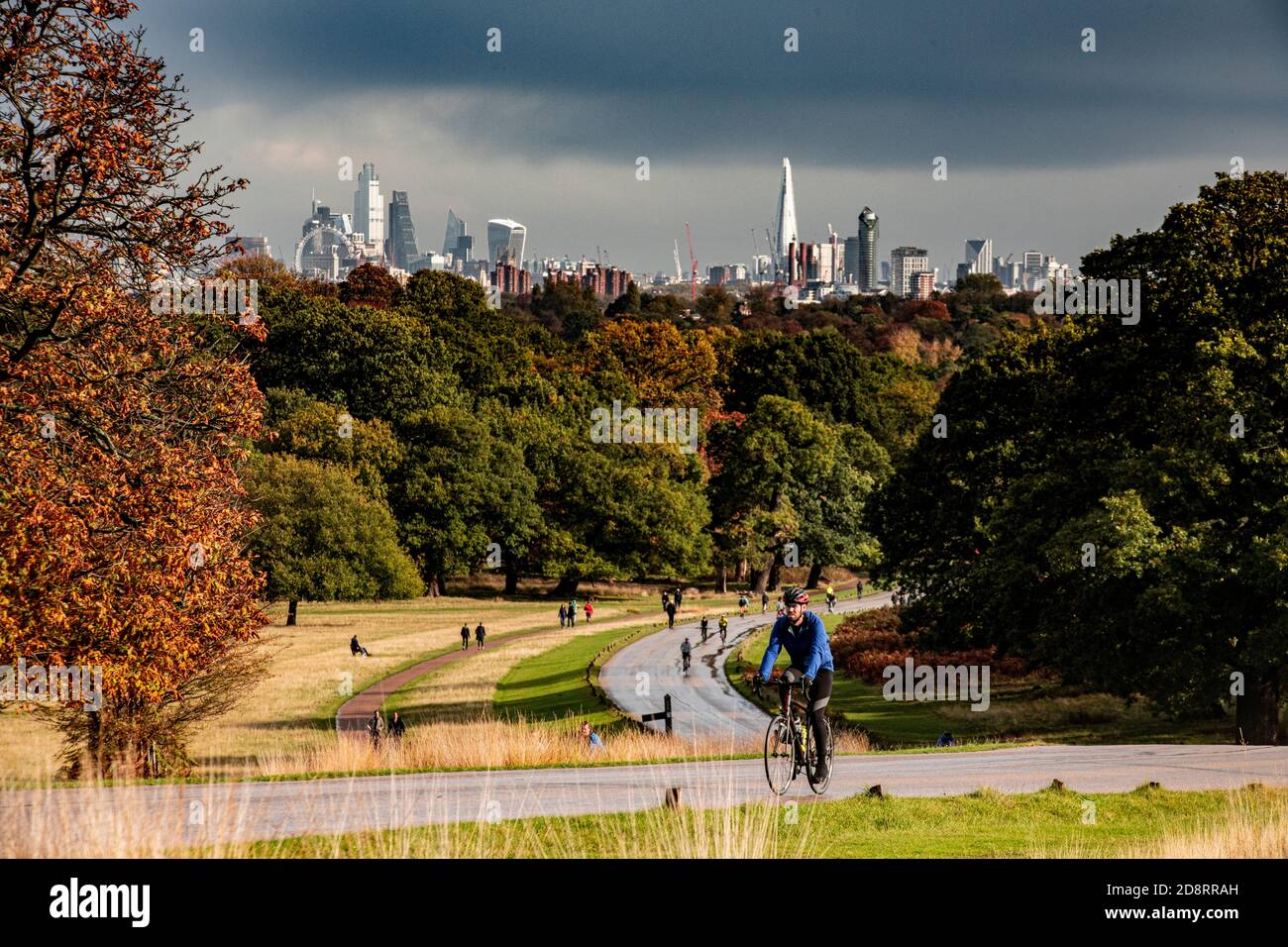 Richmond Park Cyclist City Hi res Stock Photography And Images Alamy richmond-park-cyclist-city-hi-res-stock-photography-and-images-alamy