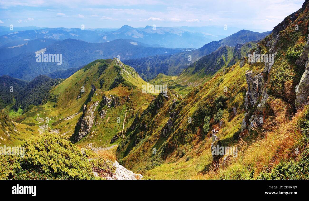 Top of mountains hi-res stock photography and images - Alamy