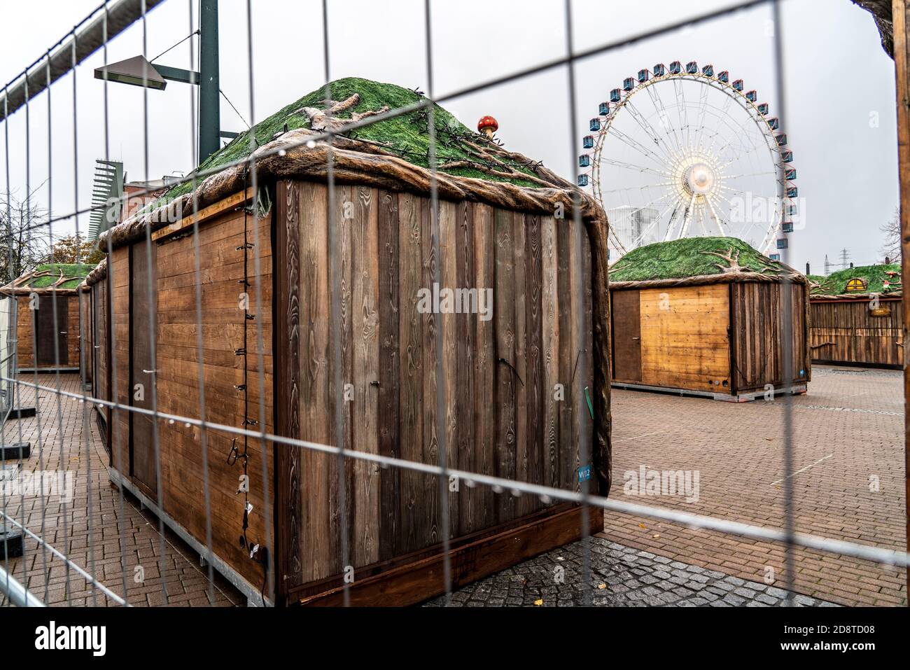 The Christmas market at the Centro shopping centre, built up but closed by the 2nd lockdown, in the Corona crisis, in November 2020, Oberhausen NRW, G Stock Photo