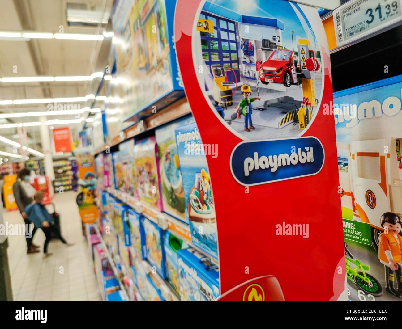 Supermarket france consumer hi-res stock photography and images - Page 7 -  Alamy