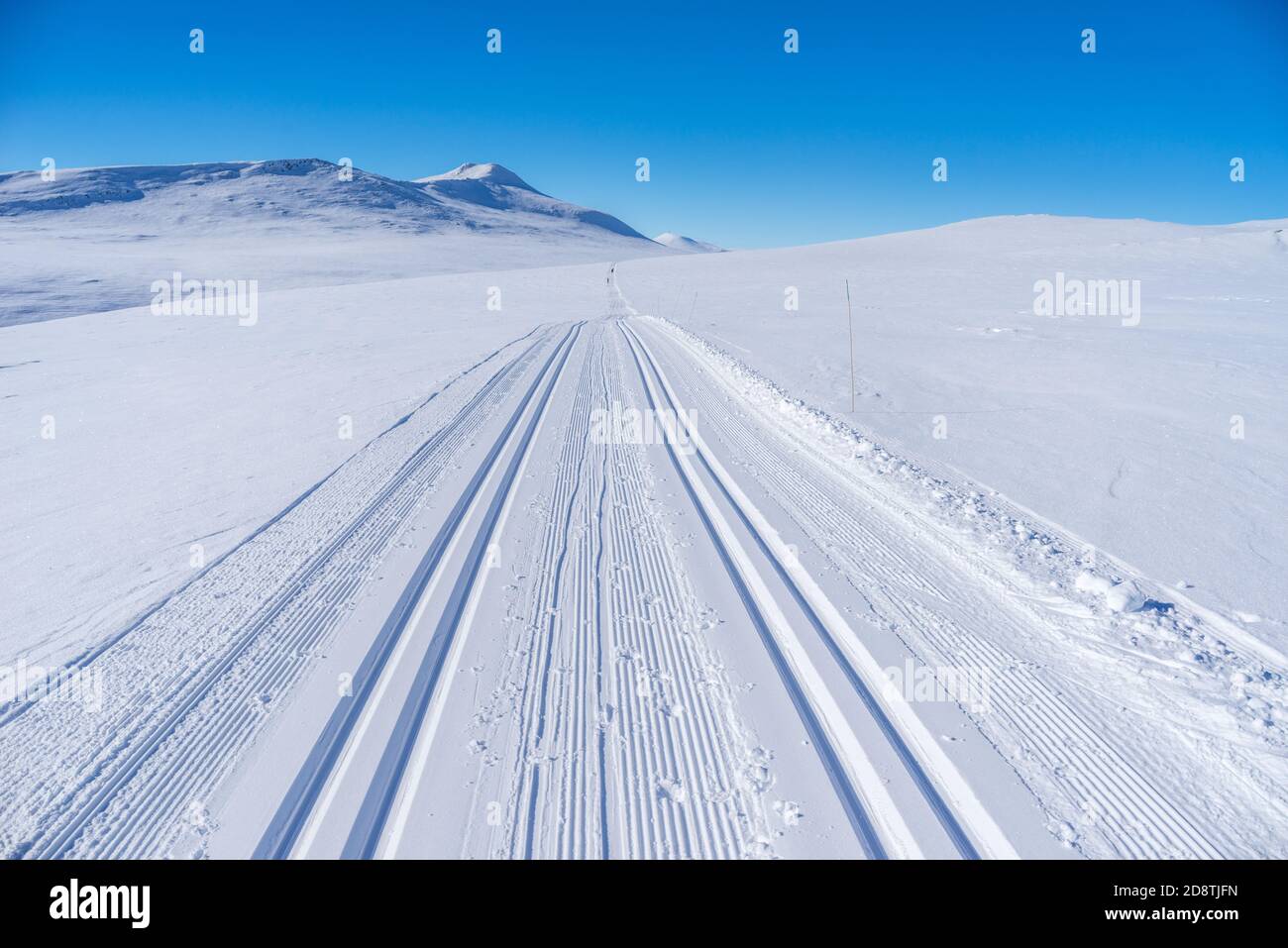 Cross country ski tracks in the mountains near Hovringen in Rondane National Park, Norway Stock Photo