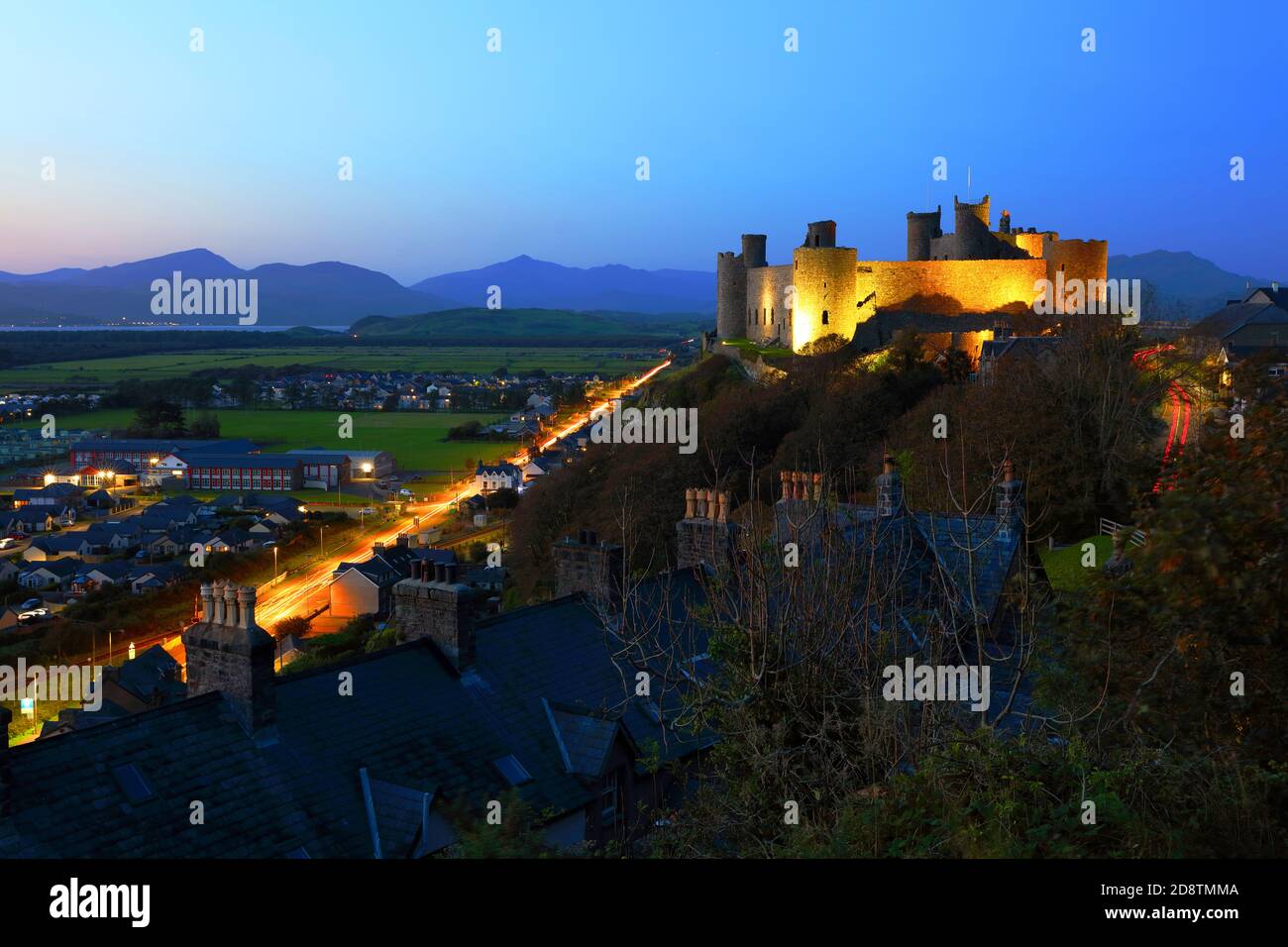 Old Harlech Castle Hi res Stock Photography And Images Alamy old-harlech-castle-hi-res-stock-photography-and-images-alamy