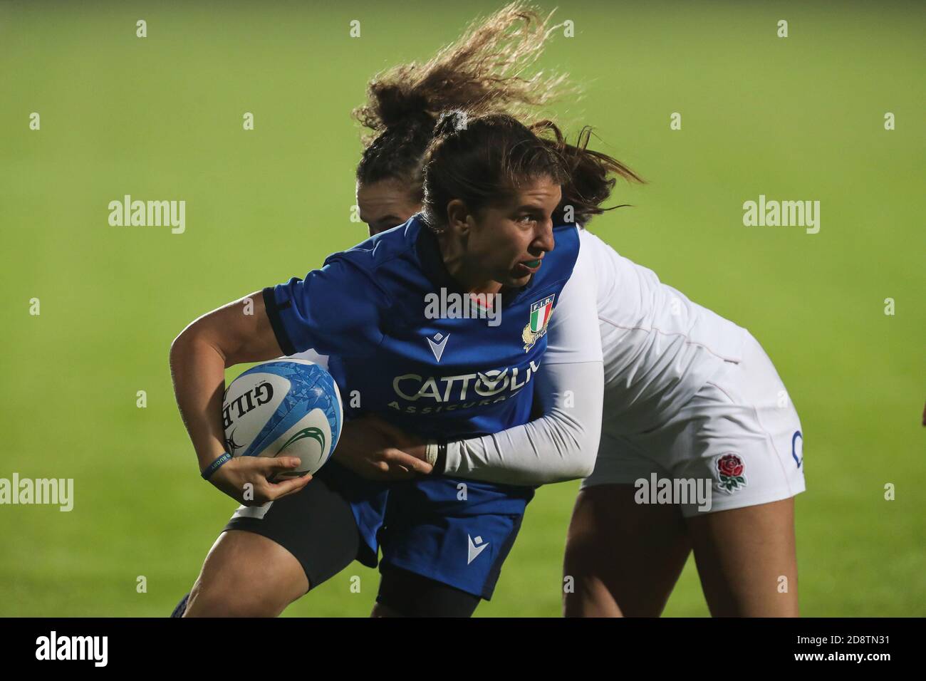 Sergio Lanfranchi stadium, parma, Italy, 01 Nov 2020, Italy wing Maria Magatti tries to keep the ball against Ellie Kildunne (England) during Women&#39;s Guinness Six Nations 2020 - Italy vs England, Rugby Six Nations match - Credit: LM/Massimiliano Carnabuci/Alamy Live News Stock Photo