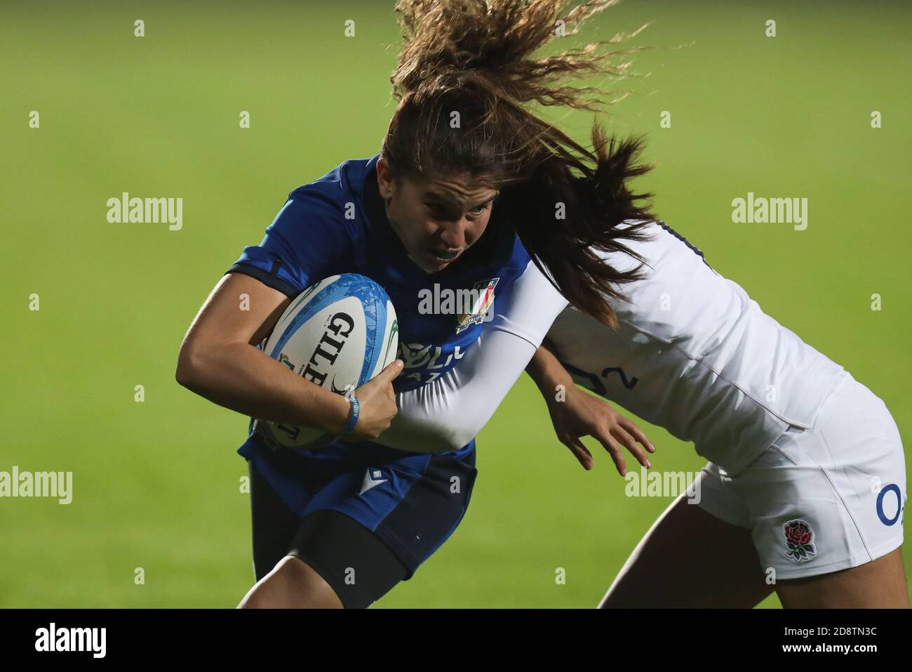 Sergio Lanfranchi stadium, parma, Italy, 01 Nov 2020, Italy wing Maria Magatti tries to keep the ball against Ellie Kildunne (England) during Women&#39;s Guinness Six Nations 2020 - Italy vs England, Rugby Six Nations match - Credit: LM/Massimiliano Carnabuci/Alamy Live News Stock Photo