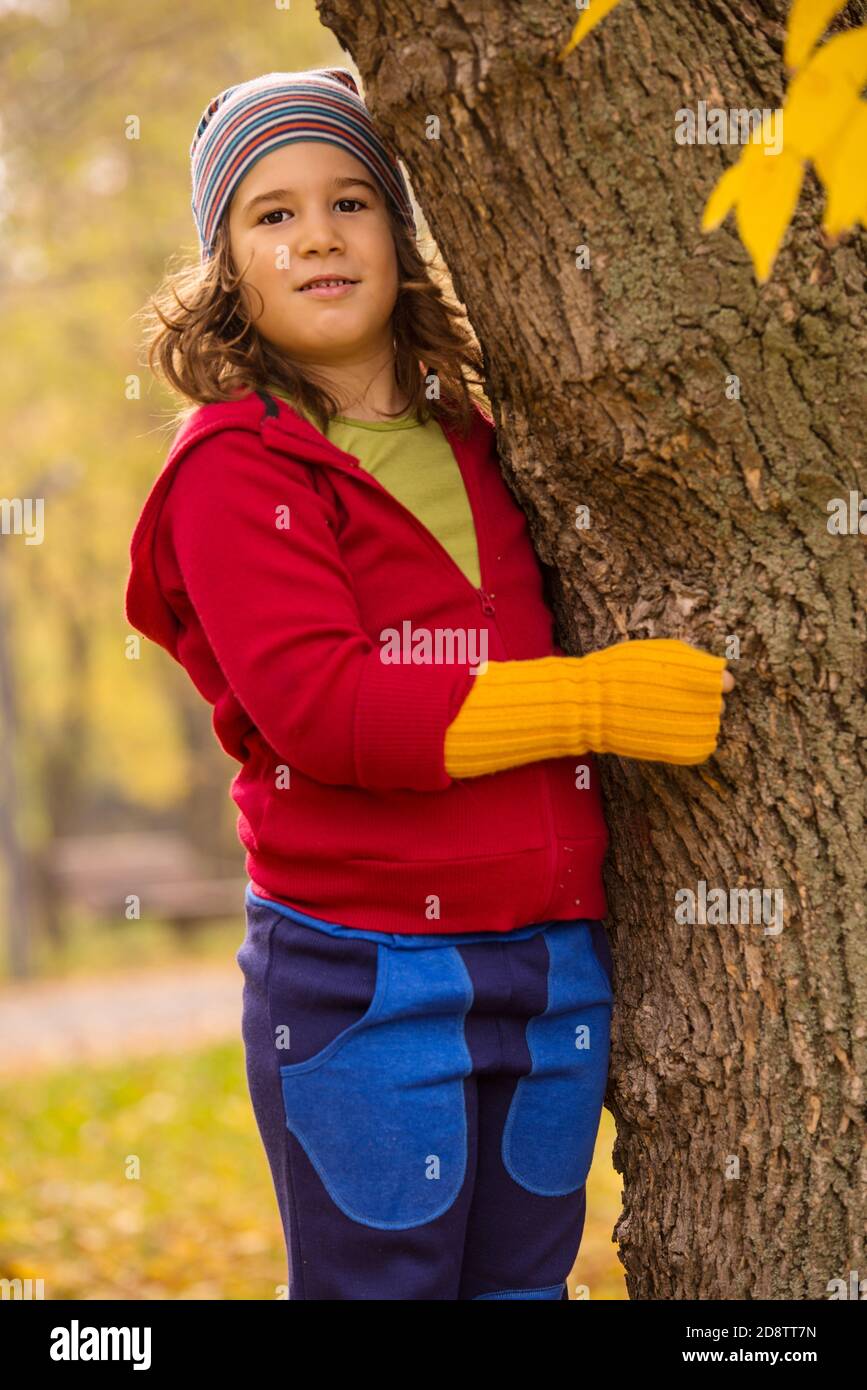 Hug tree pose hires stock photography and images Alamy