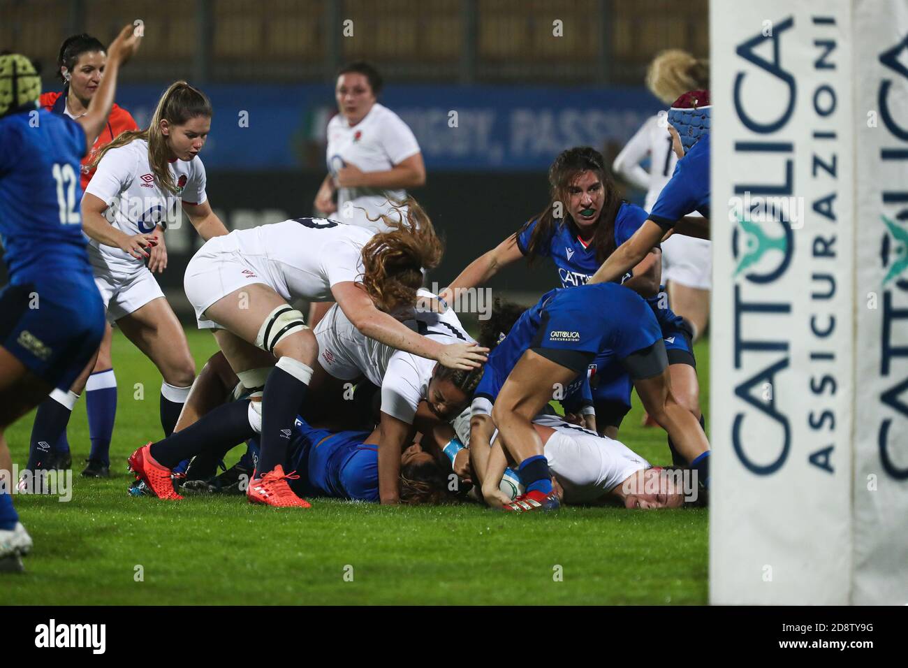 Parma, Italy. 1st Nov, 2020. parma, Italy, Sergio Lanfranchi stadium, 01 Nov 2020, Italy with a desparate defense in the ruck during Women 2020 - Italy vs England - Rugby Six Nations match - Credit: LM/Massimiliano Carnabuci Credit: Massimiliano Carnabuci/LPS/ZUMA Wire/Alamy Live News Stock Photo