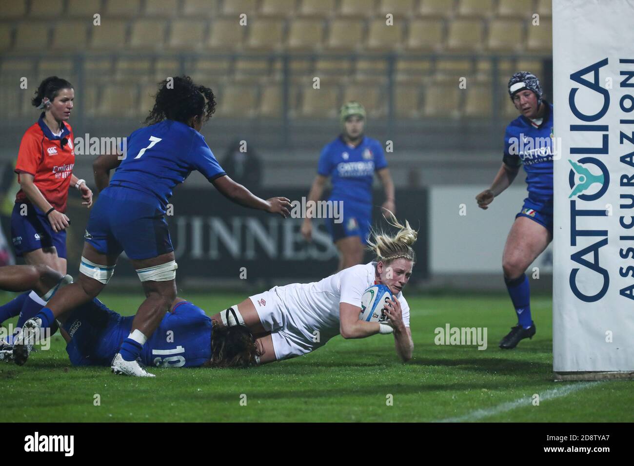 Parma, Italy. 1st Nov, 2020. parma, Italy, Sergio Lanfranchi stadium, 01 Nov 2020, Alex Matthews (England) is tackled near the touch line during Women 2020 - Italy vs England - Rugby Six Nations match - Credit: LM/Massimiliano Carnabuci Credit: Massimiliano Carnabuci/LPS/ZUMA Wire/Alamy Live News Stock Photo