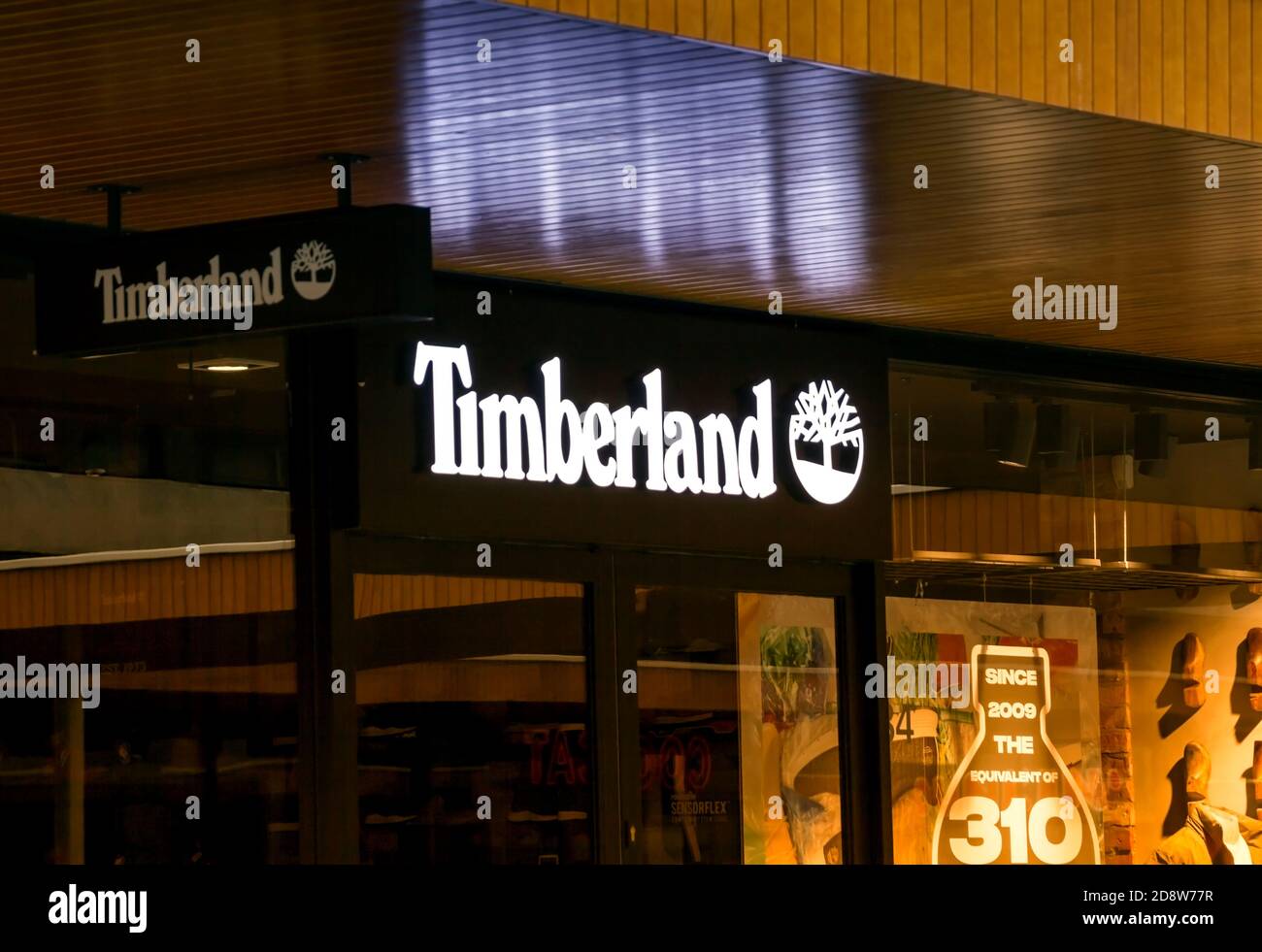 ROTTERDAM, NETHERLANDS : Timberland store in Rotterdam. Timberland is an  American manufacturer and retailer Stock Photo - Alamy