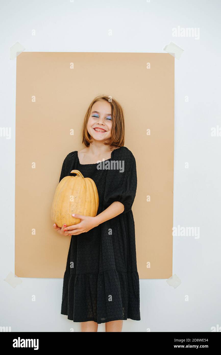 Heavy makeup hires stock photography and images Alamy