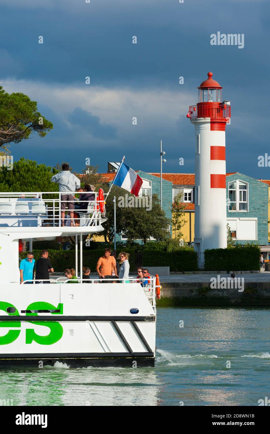 France, Charente-Maritime (17), La Rochelle, Vieux port, Gabut lighthouse Stock Photo