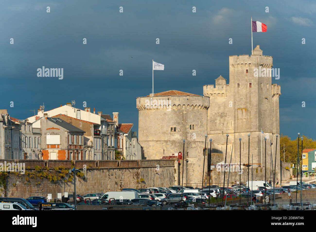 France, Charente-Maritime (17), La Rochelle, rue sur les murs street, Tour de la Chaine tower Stock Photo