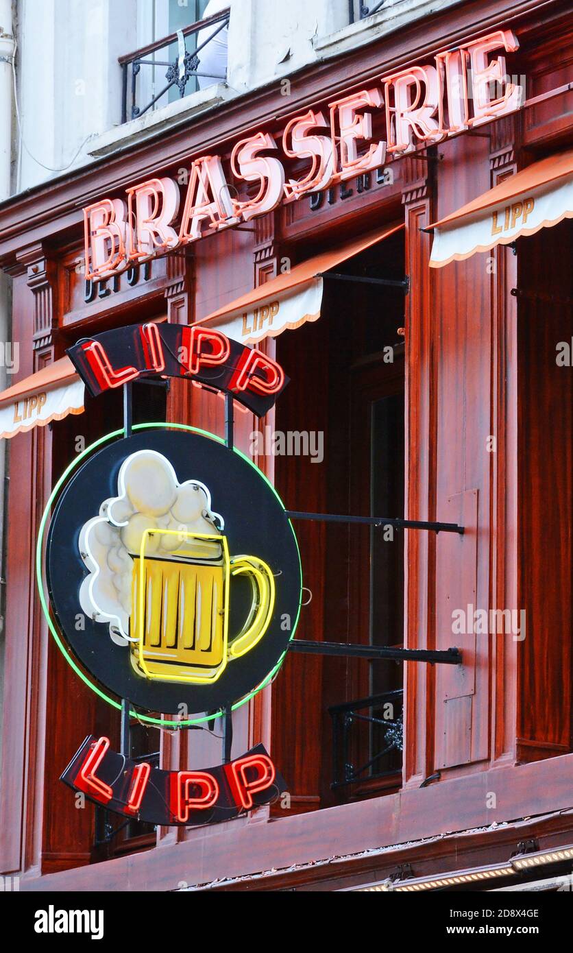 Brasserie Lipp, Boulevard Saint-Germain,  Saint-Germain-des-Prés, Latin quarter, Paris, France Stock Photo