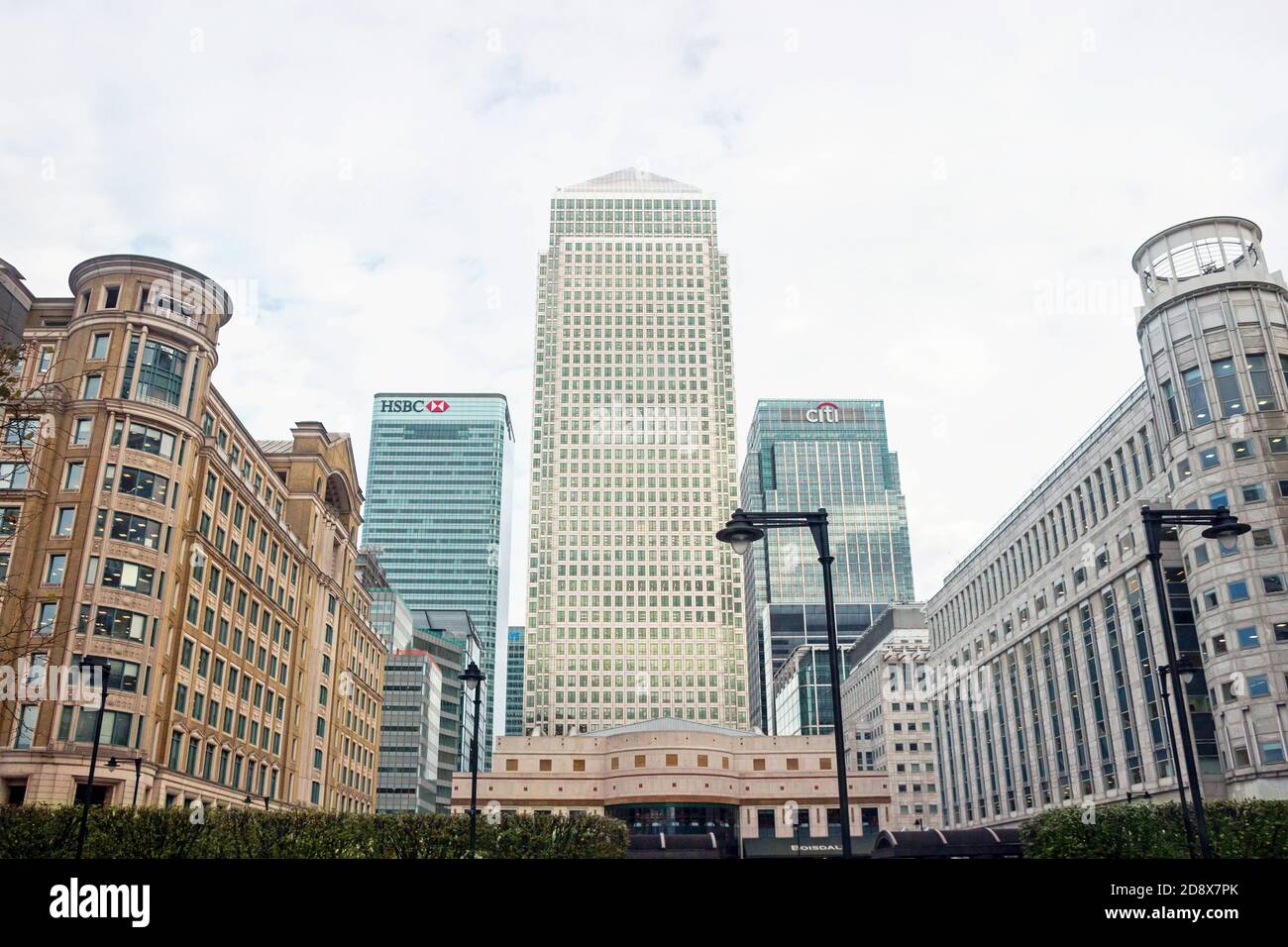 Buildings canary wharf in hi-res stock photography and images - Alamy