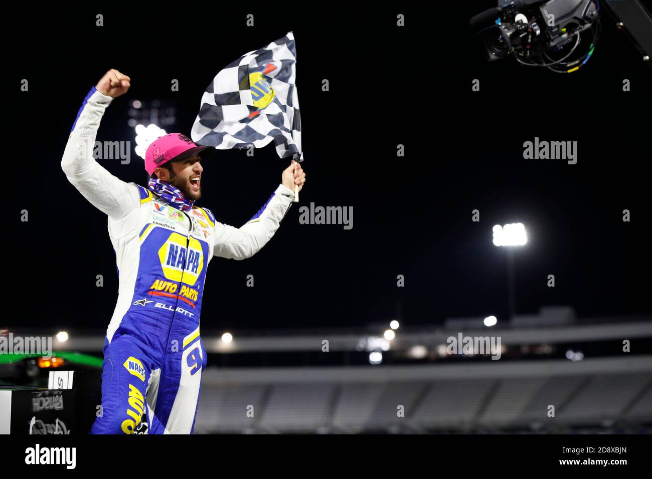 Martinsville, Virginia, USA. 1st Nov, 2020. Chase Elliott (9) wins the Xfinity 500 at Martinsville Speedway in Martinsville, Virginia. Credit: Stephen A. Arce/ASP/ZUMA Wire/Alamy Live News Stock Photo