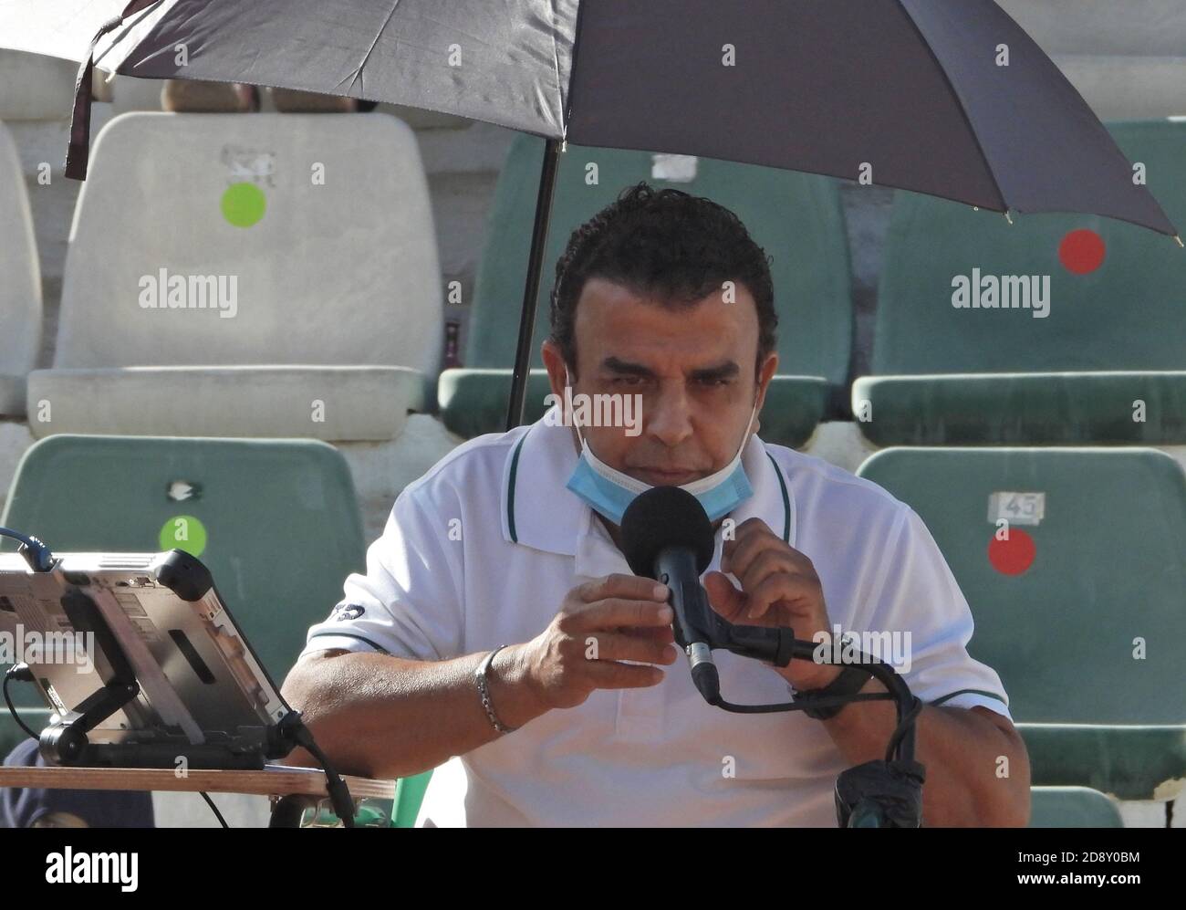 Chair umpire hires stock photography and images Alamy