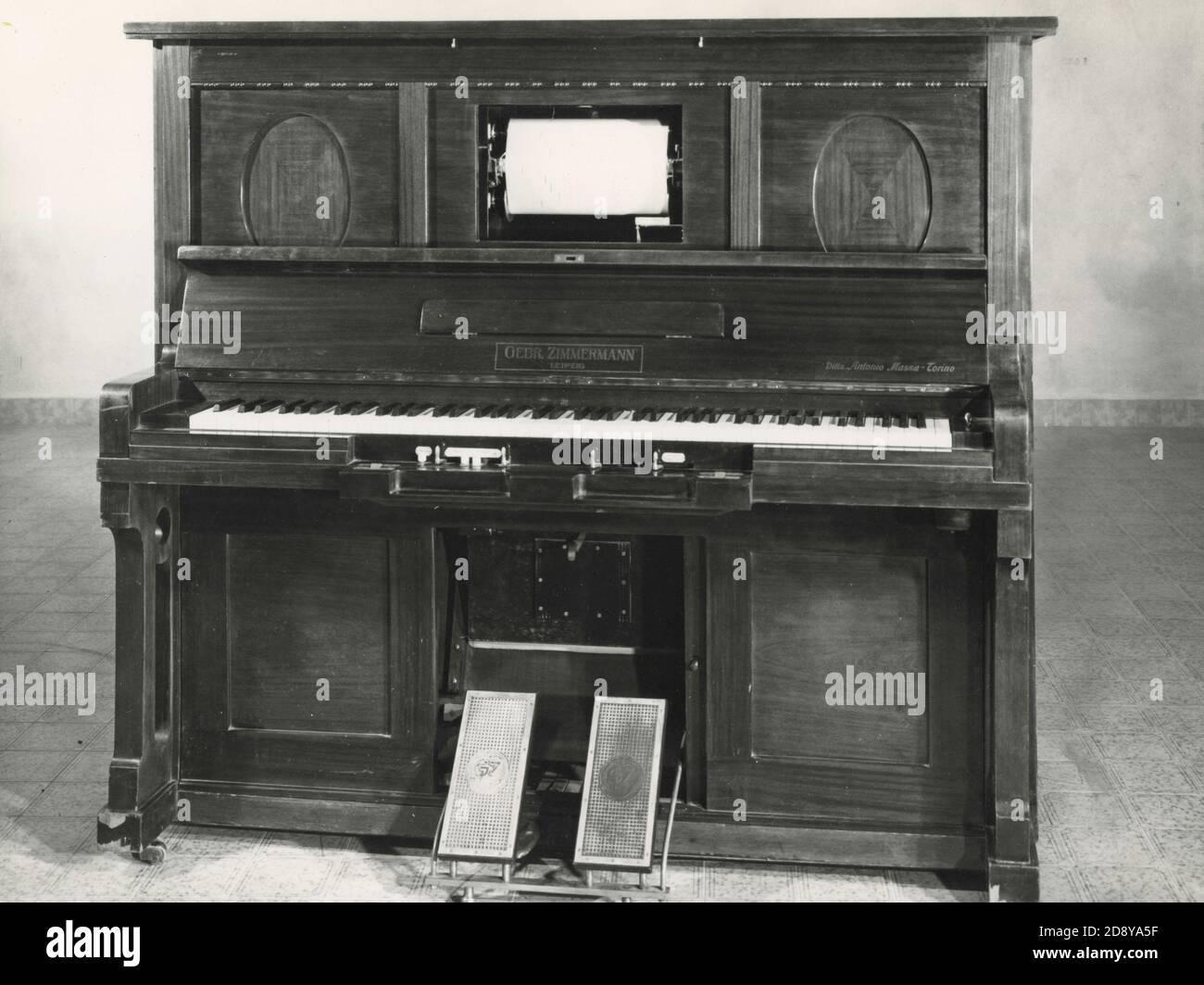 Antique player piano G. Zimmermann, Leipzig, Germany Stock Photo - Alamy