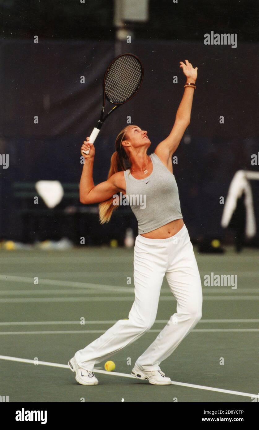 Mary pierce hi-res stock photography and images - Alamy