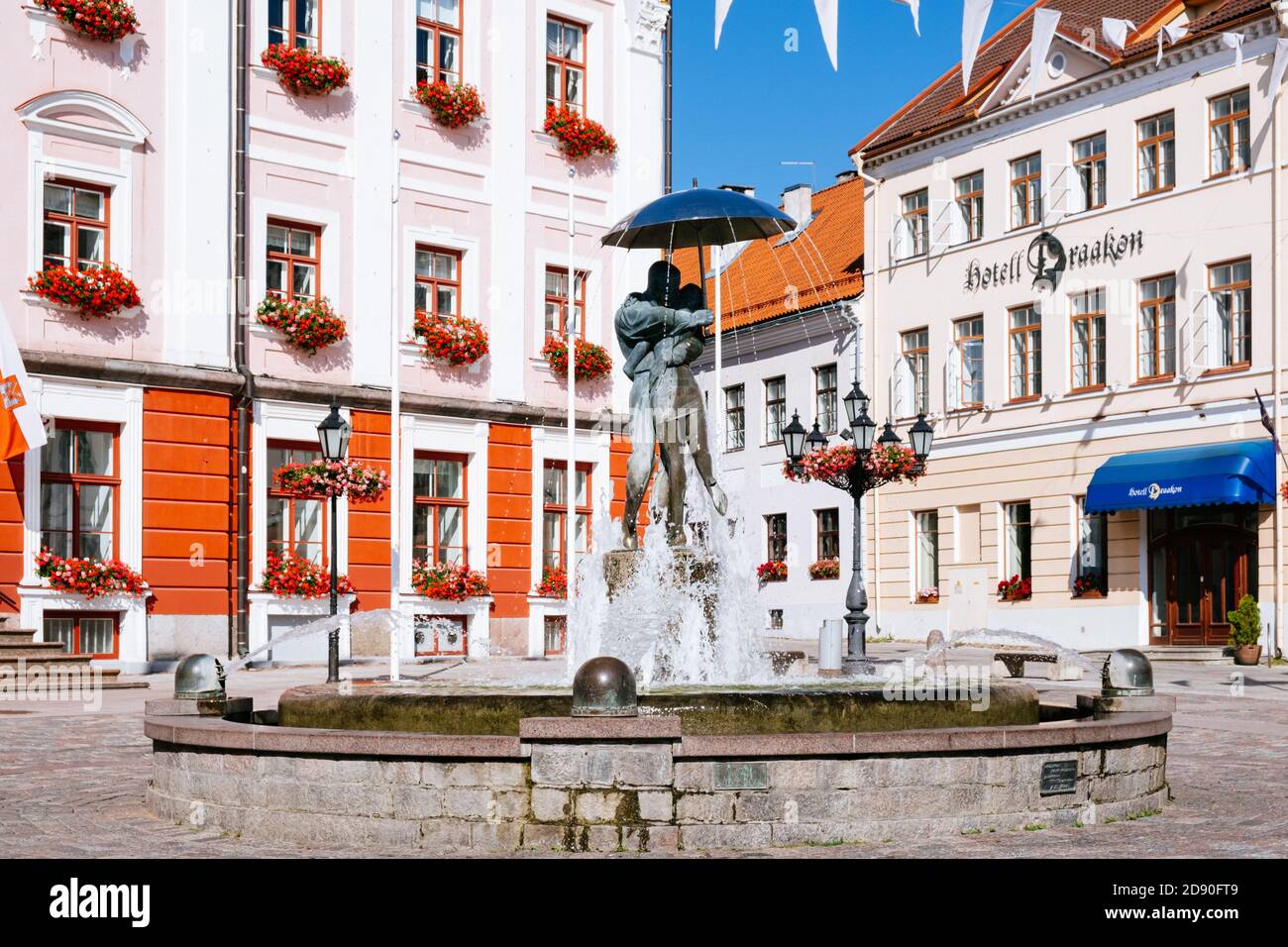 Tartu, Estonia - July 27, 2019: 'The Kissing Students' sculpture and fountain is one of the most recognised symbols of Tartu. A fountain has stood in Stock Photo