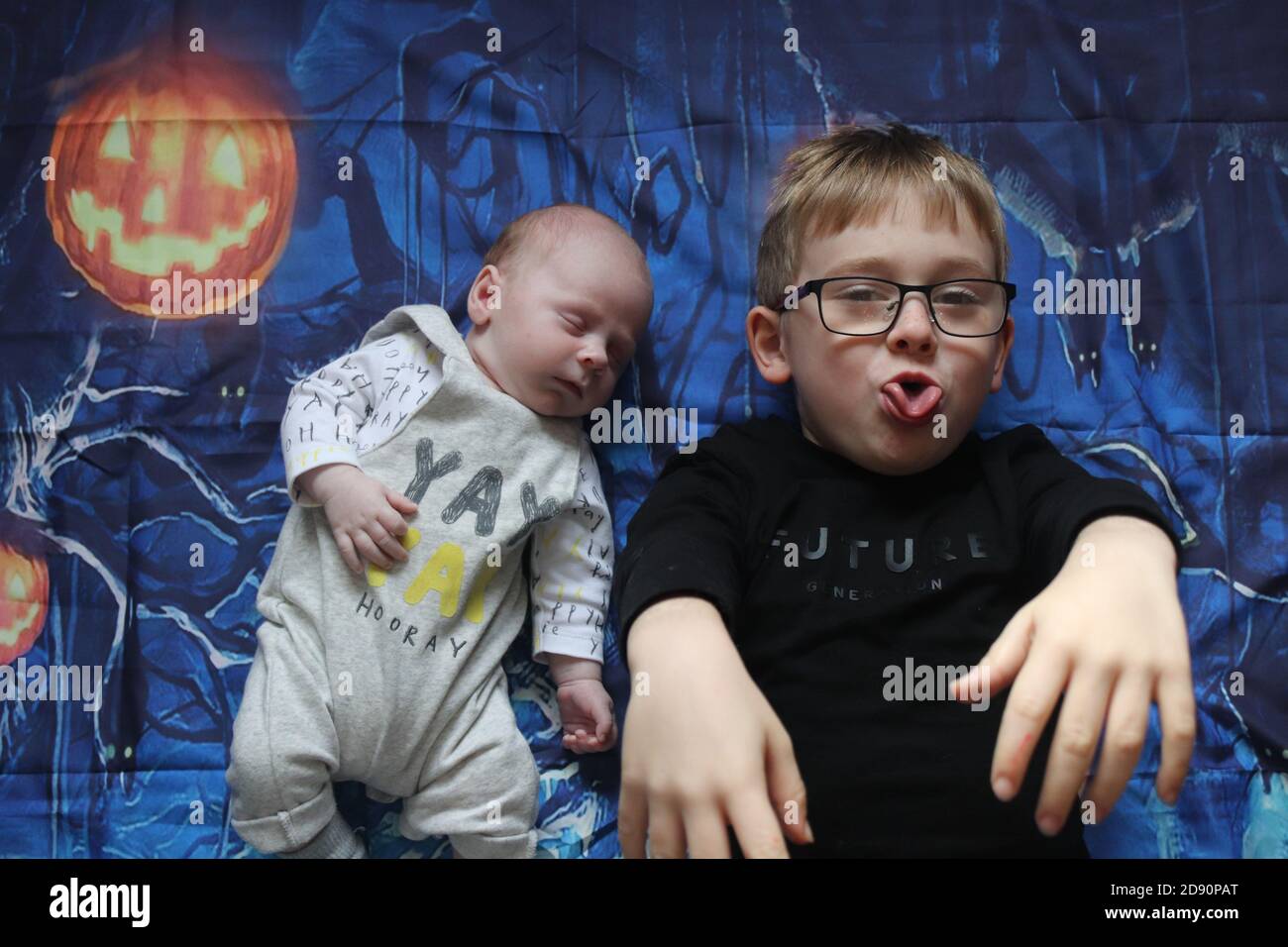Kids Halloween photoshoot with Backdrop Stock Photo Alamy