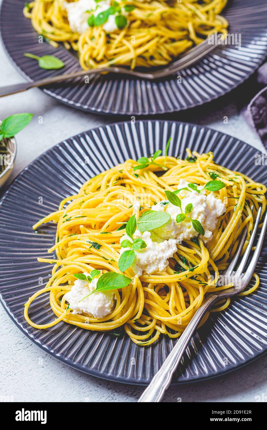 Spaghetti basil ricotta hires stock photography and images Alamy