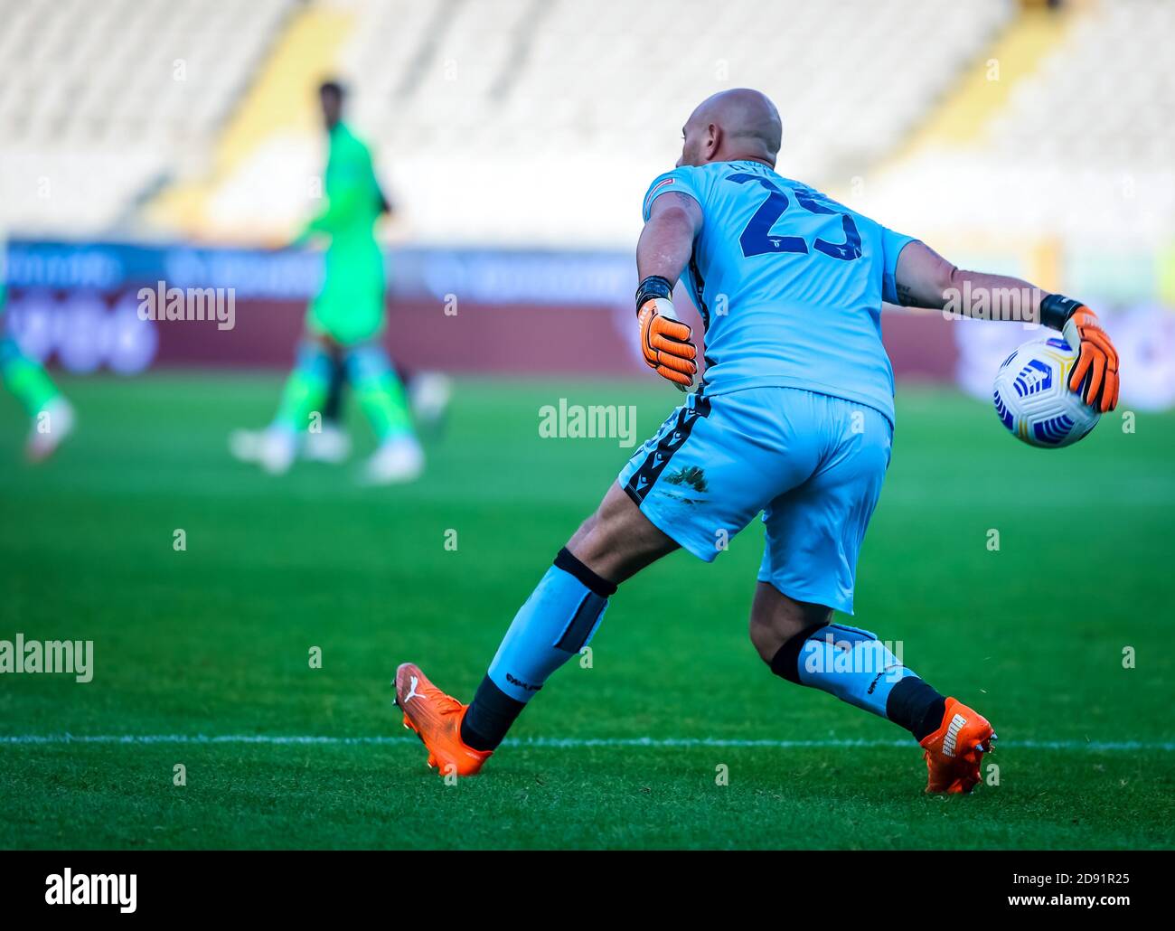 Pepe Reina Of Ss Lazio During The Serie A 21 Match Between Torino Fc Vs Ss Lazio At The Olimpico Grande Torino Stadium Turin Italy On Novembe C Stock Photo Alamy