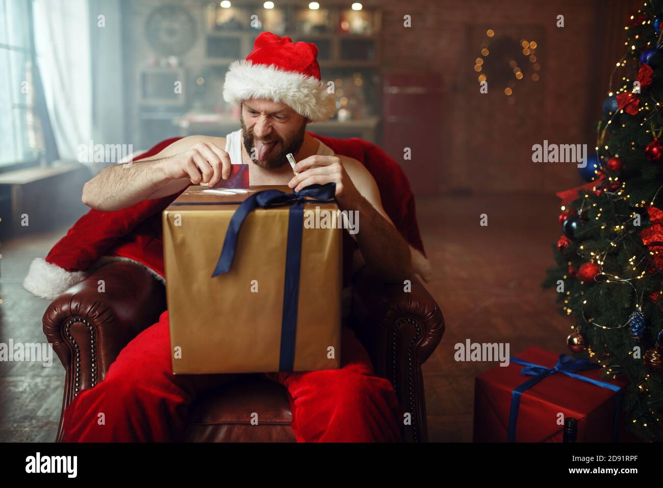 Naughty santa hi-res stock photography and images - Page 16 - Alamy, image size:1300x957