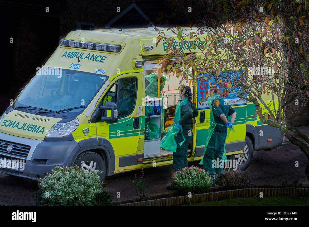 Emergency ambulance staff called to deal with a covid-19 patient, November 2020. Stock Photo