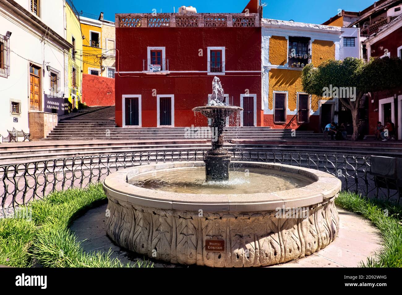 Picturesque Plaza de Los Angeles and fountain, Guanajuato, Mexico Stock Photo
